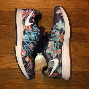Women Nike Pegasus photosynthesis